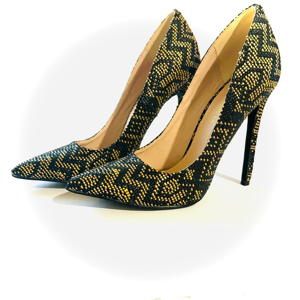 Shoe Republic LA Heels multi colored Size 7